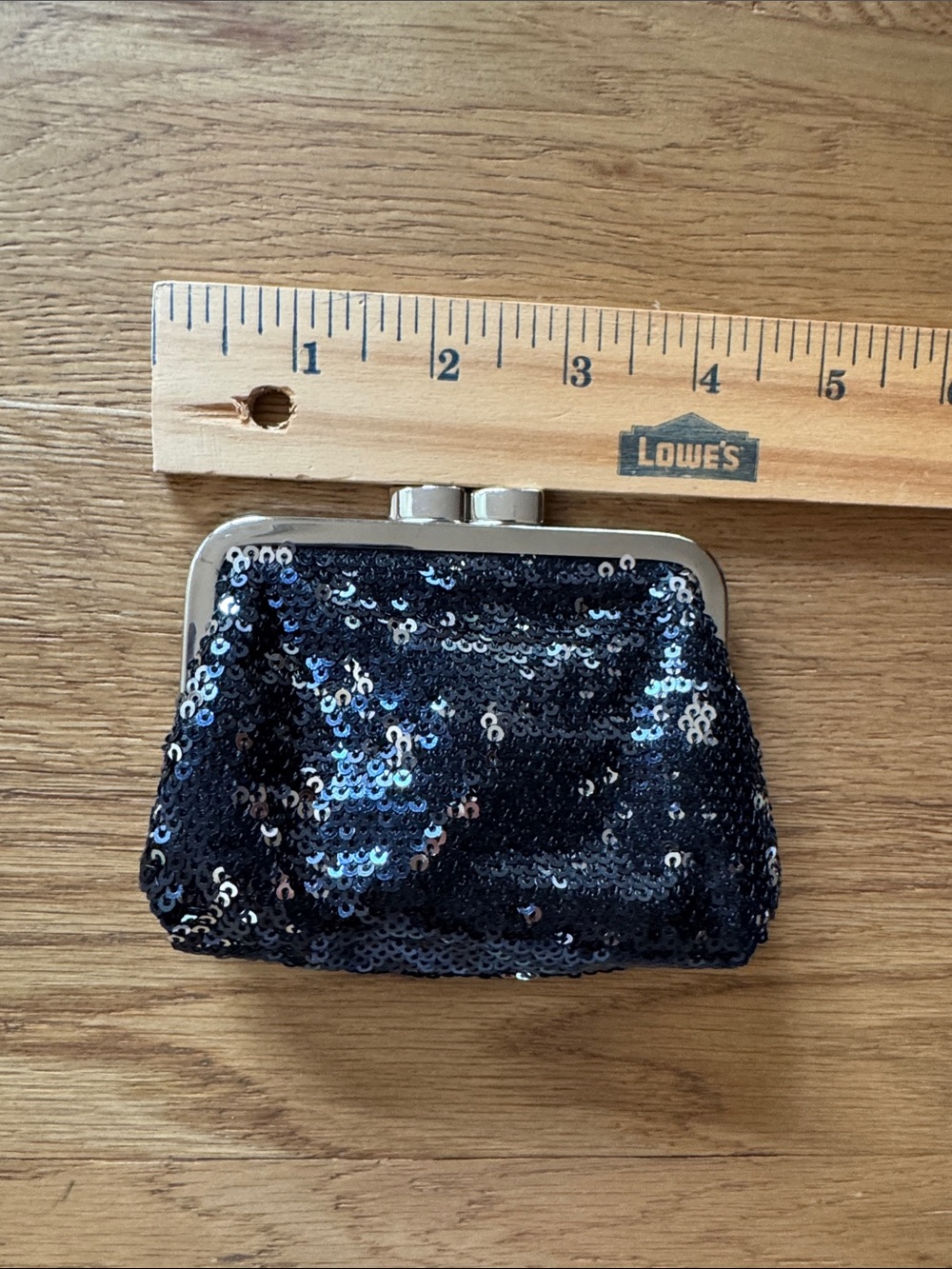 Victoria’s Secret sequined case / coin purse - Picture 2 of 4